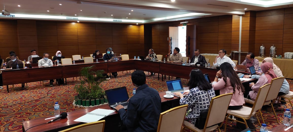Sosialisasi program perhutanan sosial dengan masyarakat